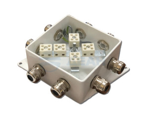                         КМ-О (10к*6,0)-IP66-120х120, семь вводов
						